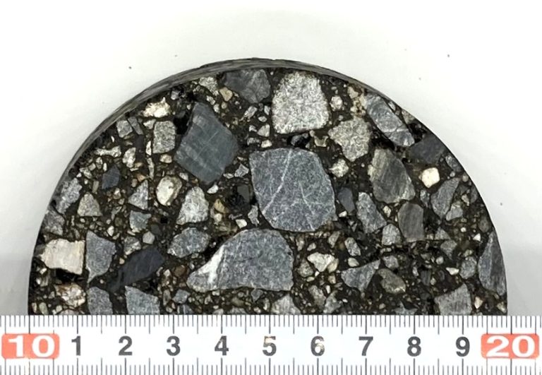 再生粗粒度アスコン(20)